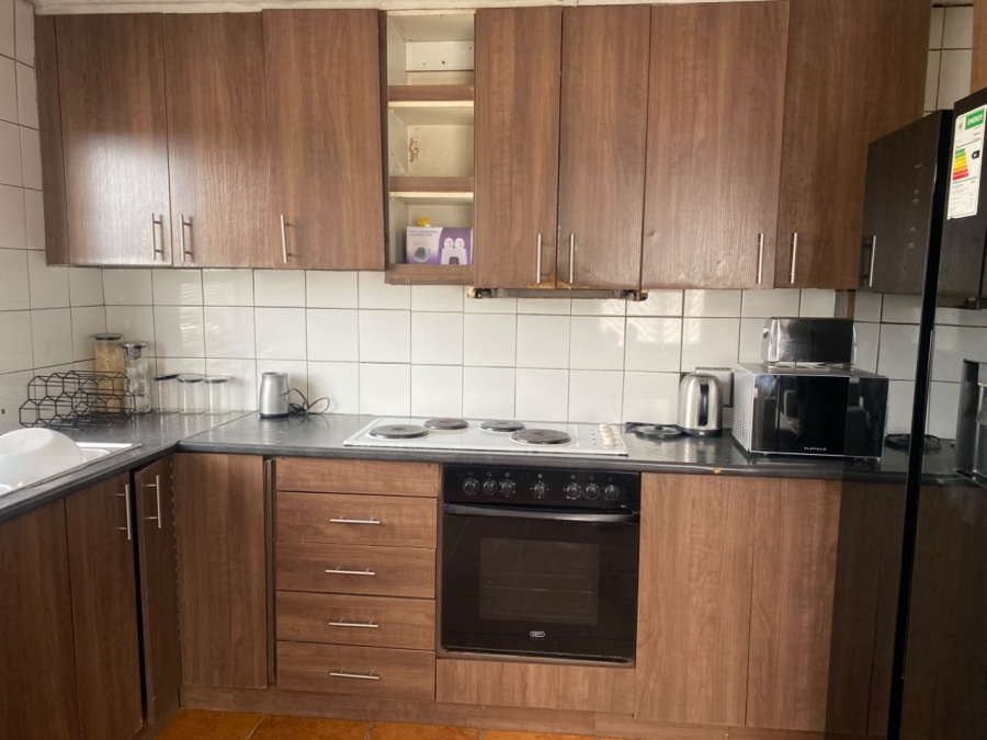 4 Bedroom Property for Sale in Umrhabulo Triangle Western Cape